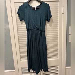Latched mama romper EUC- teal dot